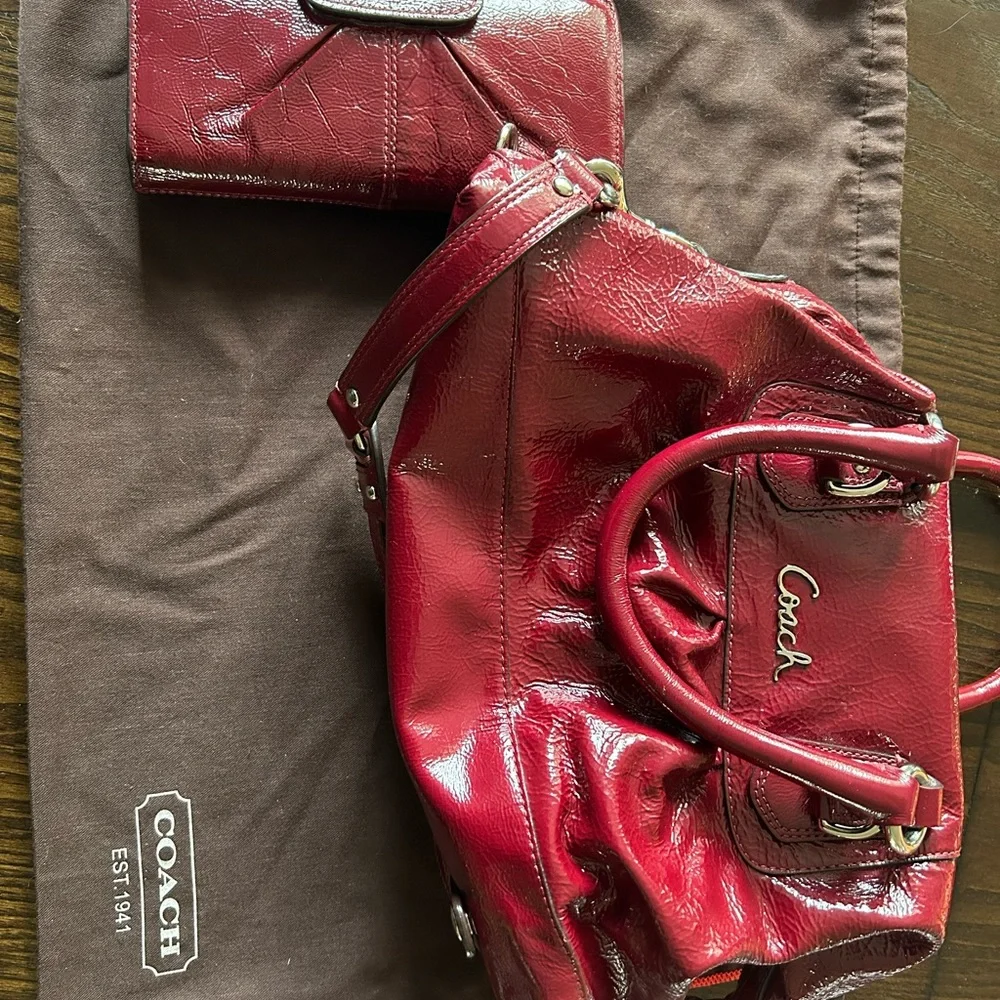 Coach patent leather bag + wallet - Picture 11 of 13